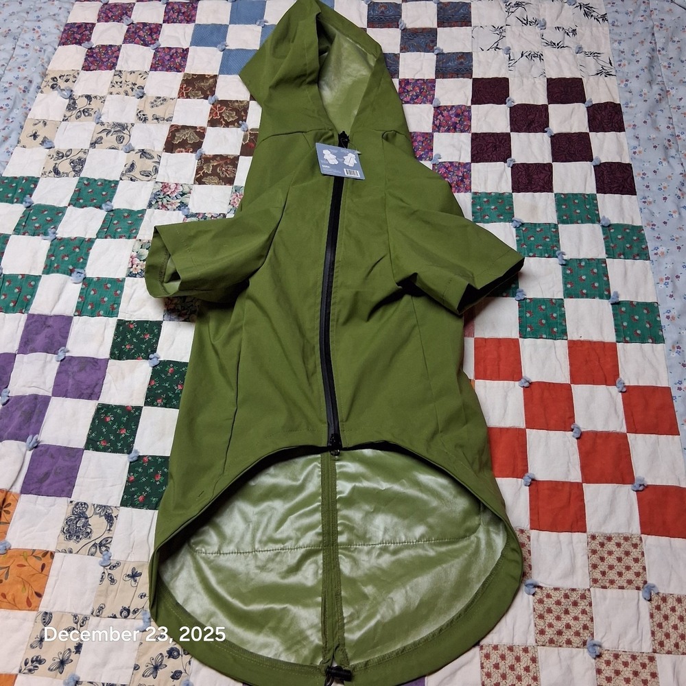 NWT Bark Home The Dry Dog Raincoat Size XL / XXL Green With Pocket